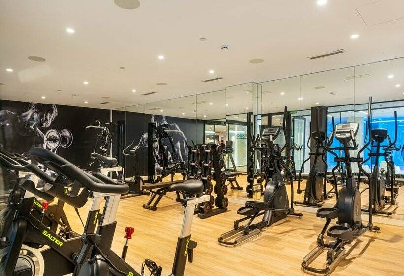 L'Azure Hotel 4* Sup