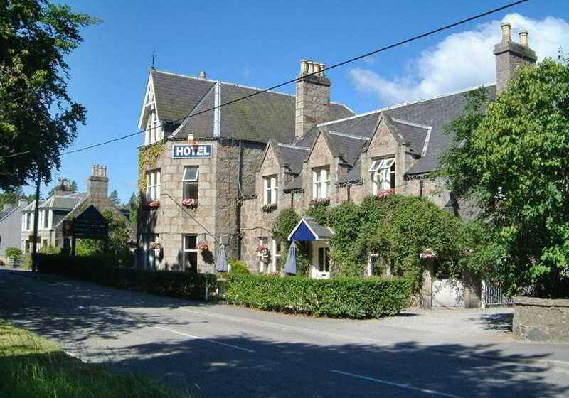 Loch Kinord Hotel