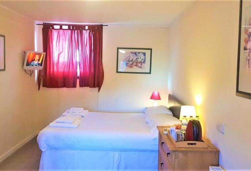 هتل The Marine  Invergordon