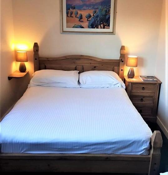 هتل The Marine  Invergordon