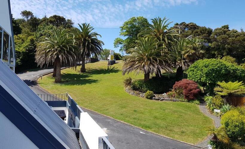 Aloha Seaview Resort Motel