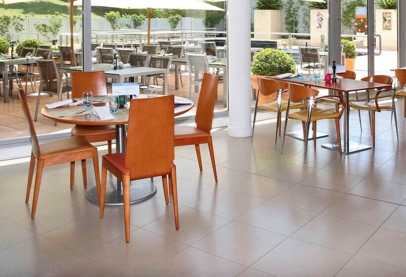 Отель Ibis Styles Barcelona Sant Joan Despi