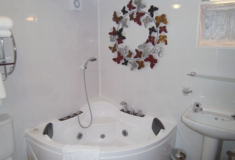 ペンション Virginia Cottage Guest House