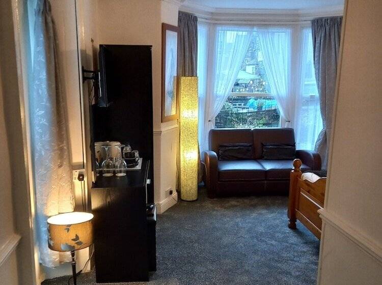 ペンション Virginia Cottage Guest House