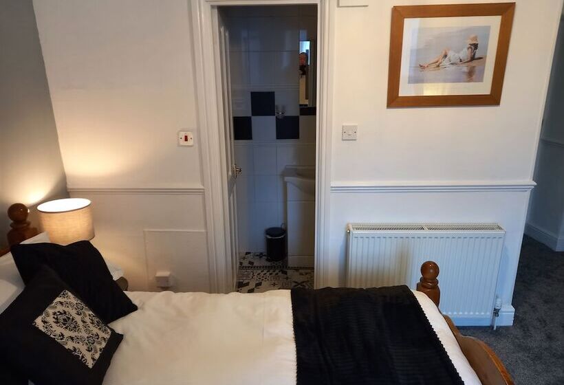 ペンション Virginia Cottage Guest House