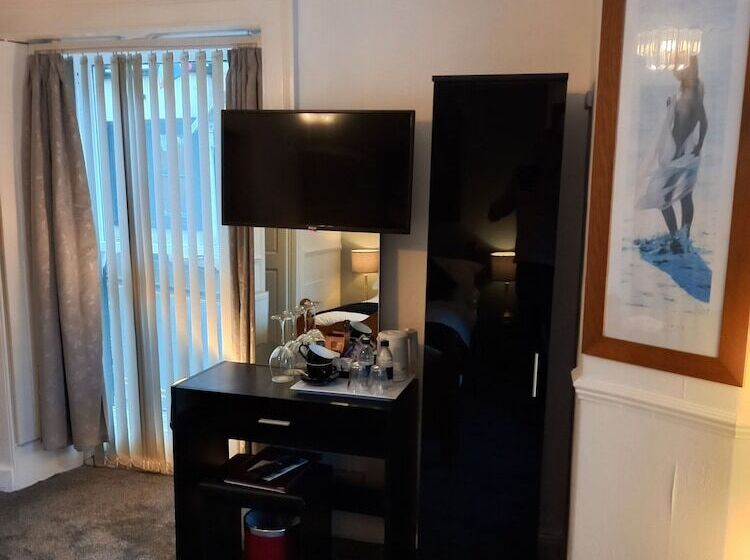 ペンション Virginia Cottage Guest House