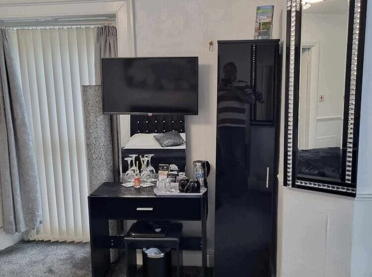 ペンション Virginia Cottage Guest House