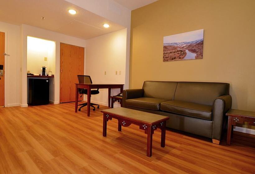 منتجع Ohkay Hotel Casino