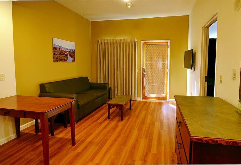 منتجع Ohkay Hotel Casino