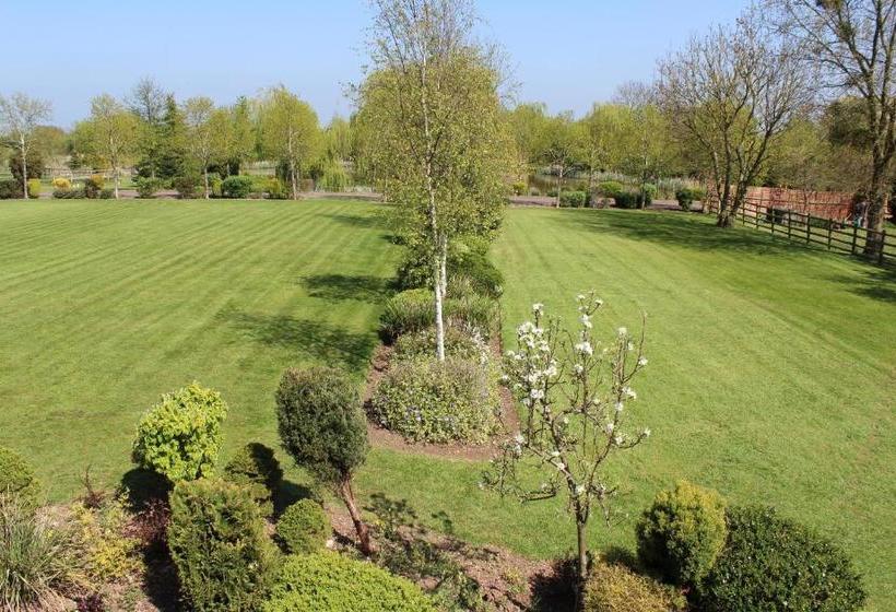 ホテル The Pear Tree Inn & Country