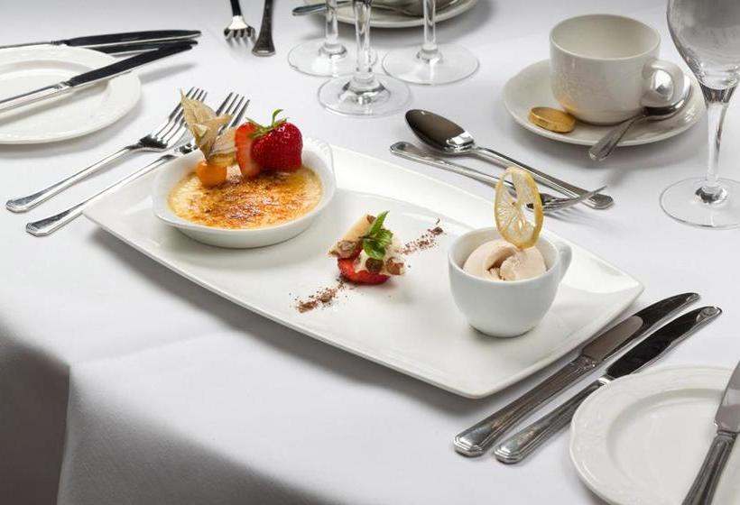 ホテル The Pear Tree Inn & Country