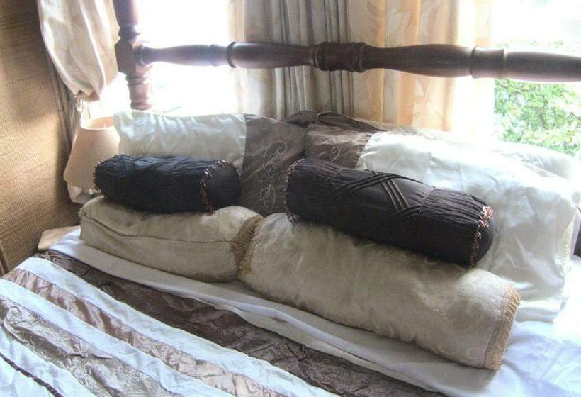 مبيت وإفطار Ms Mccreadys Guest House