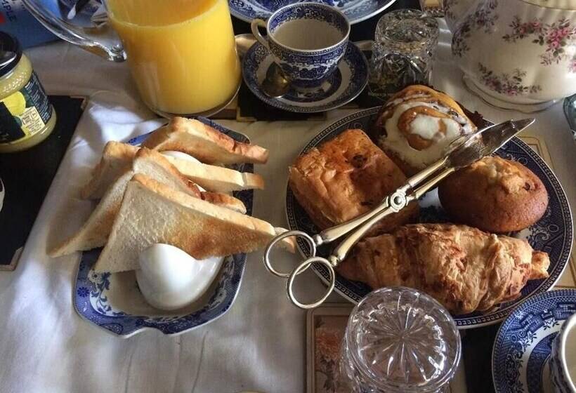 مبيت وإفطار Ms Mccreadys Guest House