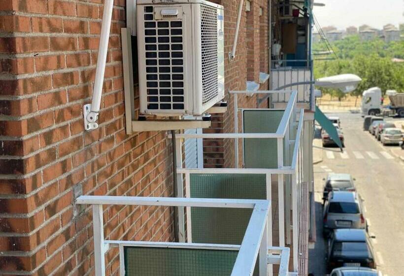 تختخواب و صبحانه Residencia 12 Octubre