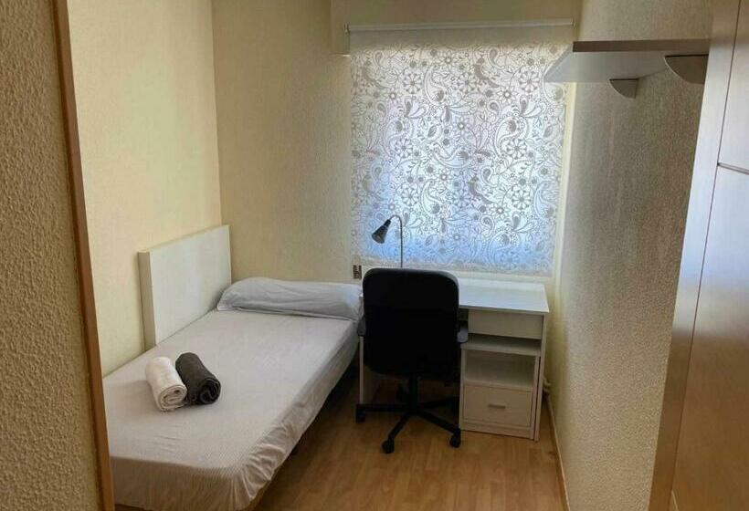 تختخواب و صبحانه Residencia 12 Octubre