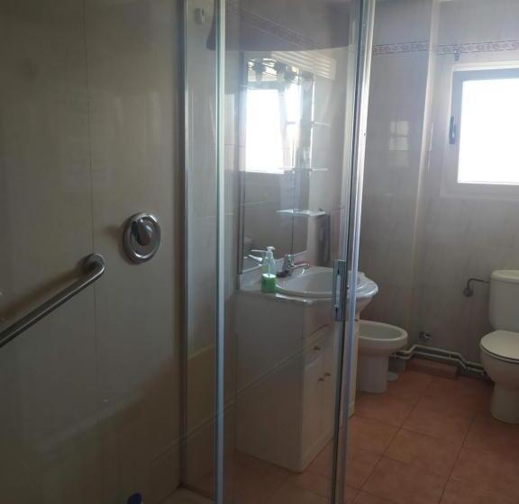 تختخواب و صبحانه Residencia 12 Octubre