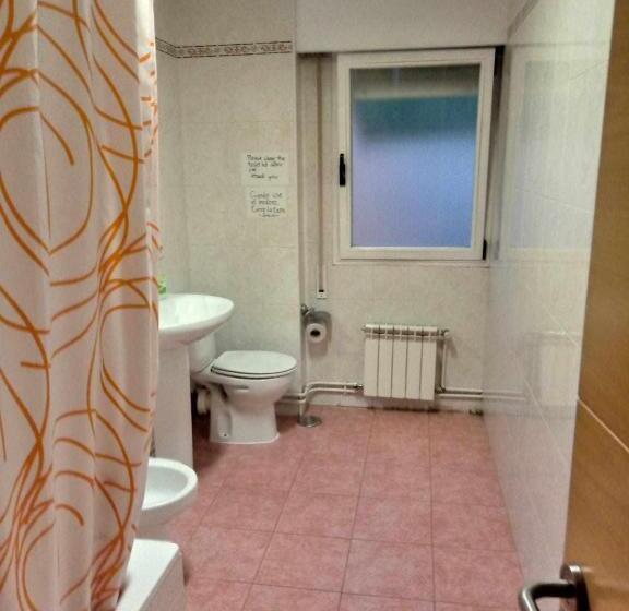 تختخواب و صبحانه Residencia 12 Octubre