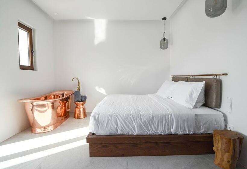 Charisma Hotel And Wellness Club