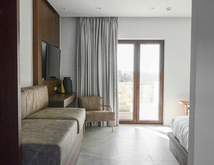 Charisma Hotel And Wellness Club