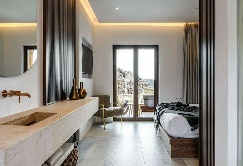 Charisma Hotel And Wellness Club