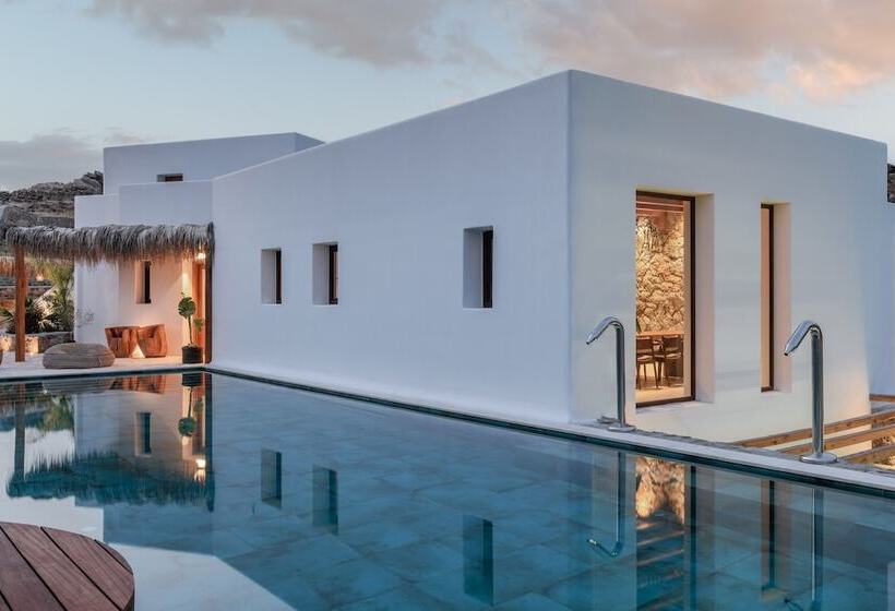 Charisma Hotel And Wellness Club