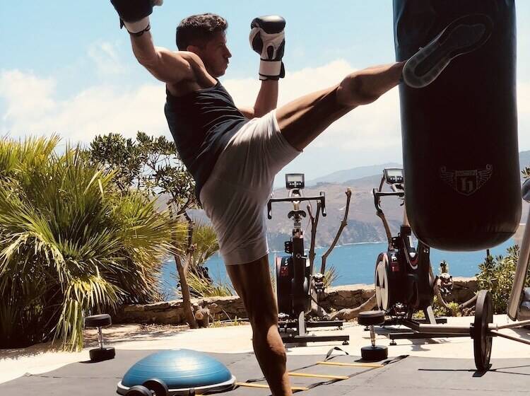 Charisma Hotel And Wellness Club