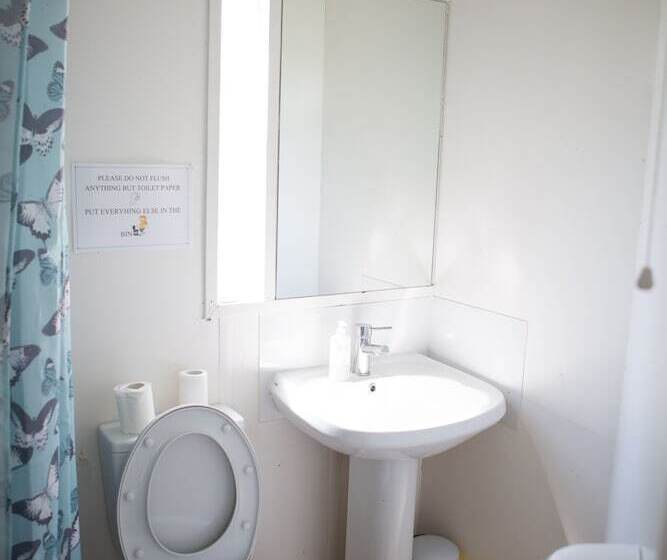 فندق Canvas & Clover