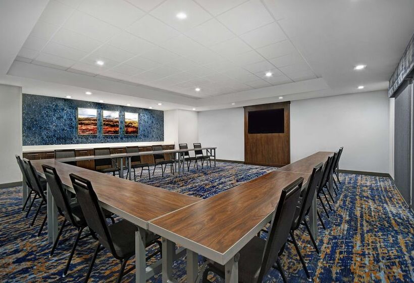 فندق Hampton Inn Midland South