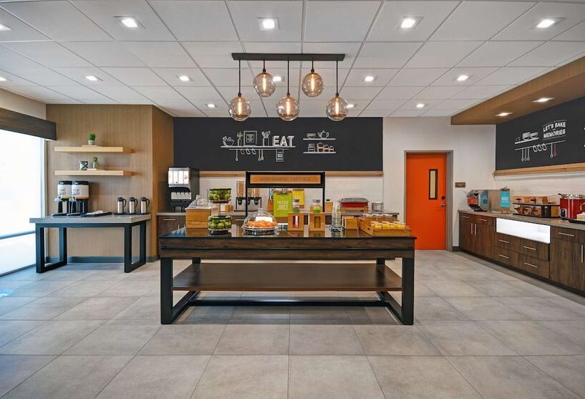 هتل Hampton Inn Midland South