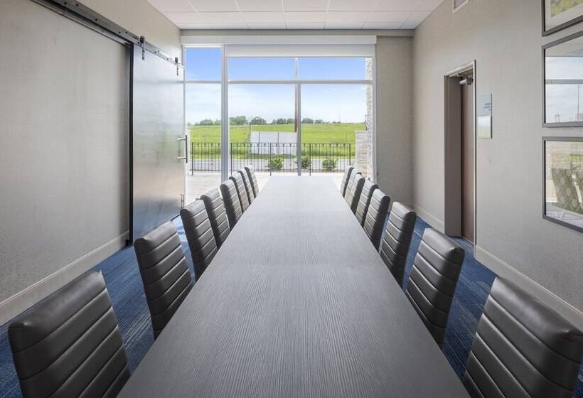 فندق Holiday Inn Express & Suites   Bourbonnais East   Bradley, An Ihg