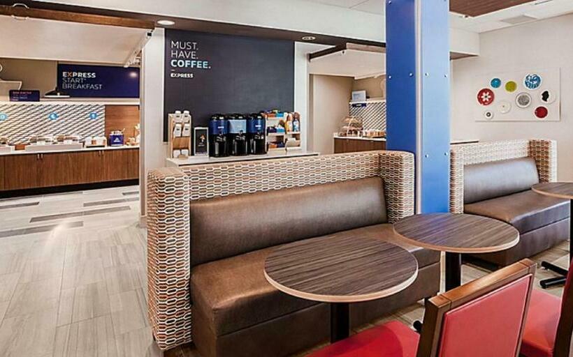 فندق Holiday Inn Express & Suites   Bourbonnais East   Bradley, An Ihg