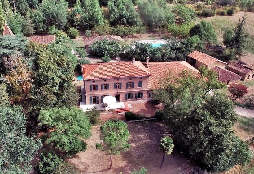 בית מלון כפרי L Ostalas