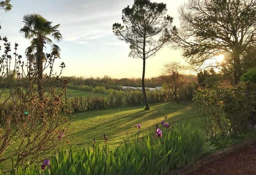 בית מלון כפרי L Ostalas