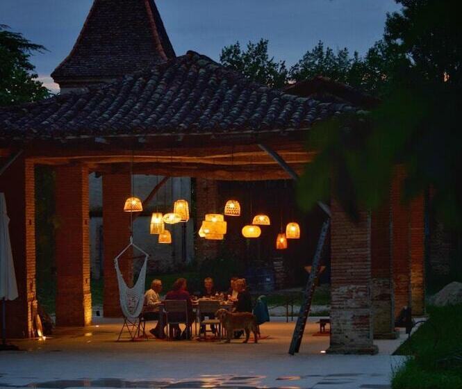 בית מלון כפרי L Ostalas