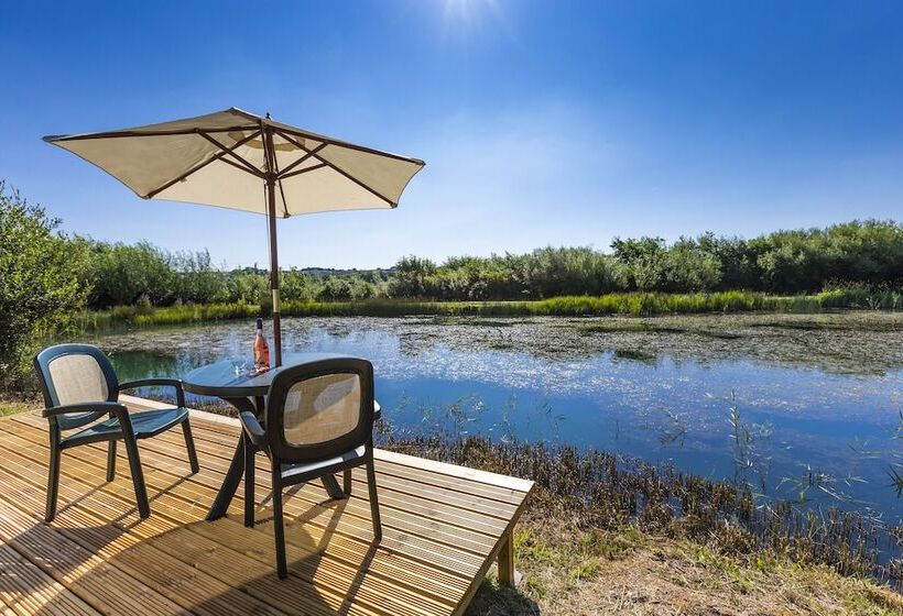 Отель Lynstone Lakes