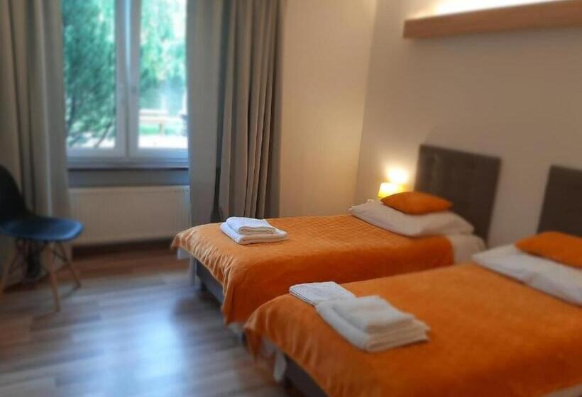 בית מלון כפרי Miodowy