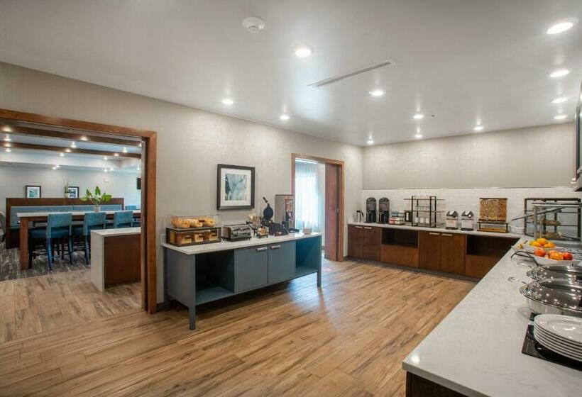 Отель Staybridge Suites   Sioux Falls Southwest, An Ihg