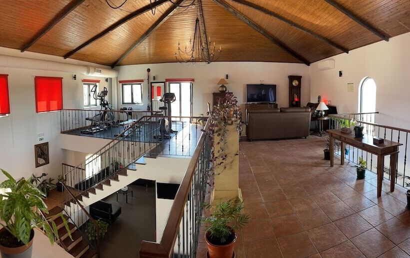 هتل Villa 3 Caparica   Lisbon Gay Beach Resort