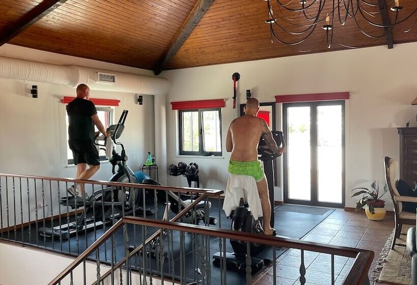 هتل Villa 3 Caparica   Lisbon Gay Beach Resort