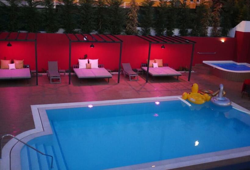 هتل Villa 3 Caparica   Lisbon Gay Beach Resort