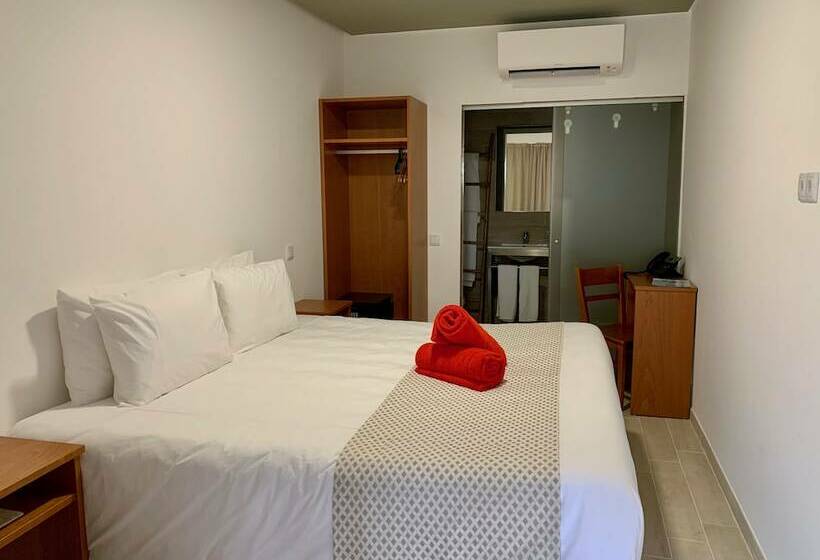 هتل Villa 3 Caparica   Lisbon Gay Beach Resort