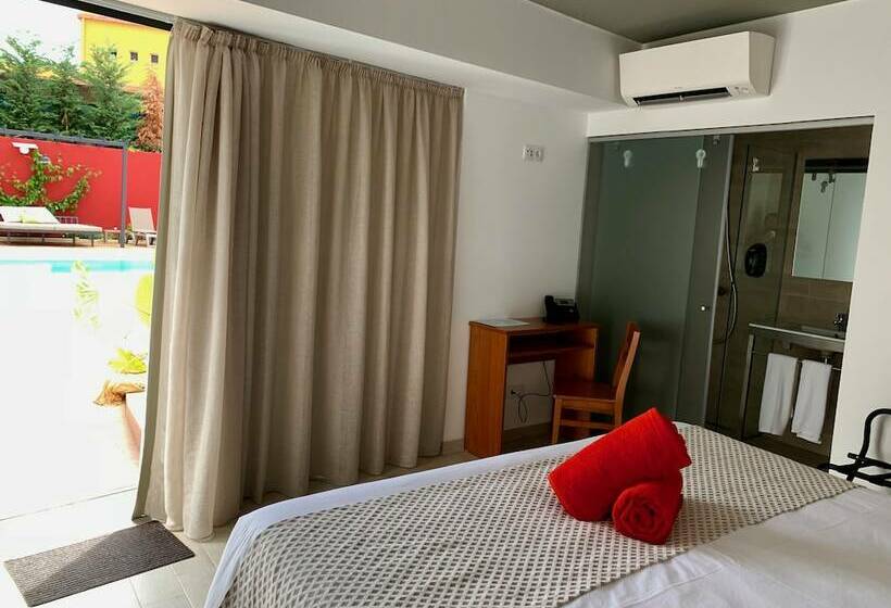 هتل Villa 3 Caparica   Lisbon Gay Beach Resort