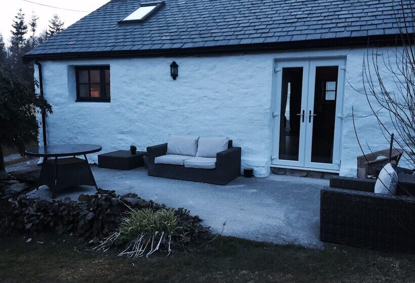 Impeccable 2 Bed Cottage Near Betws Y Coed