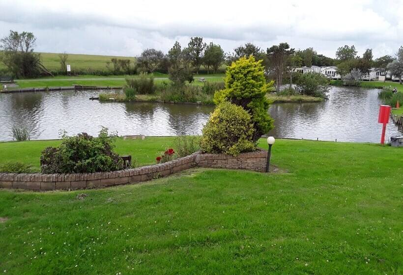 Luxury Caravan Only 10 Mins From The Beach