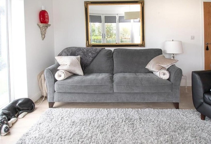 Number Eleven, Beautiful 5 Star Apartment In Deganwy