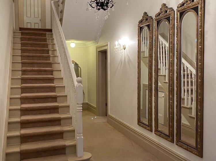 بنسيون Blayney House