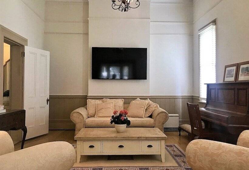 بنسيون Blayney House