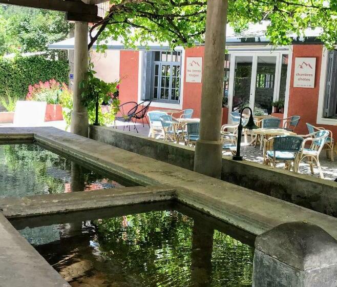 פנסיון Les Terres Rouges 06