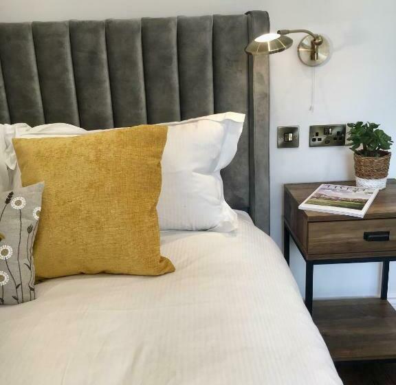 Upstairs At 33 Self Check In Boutique Accommodation In Worcester Centre