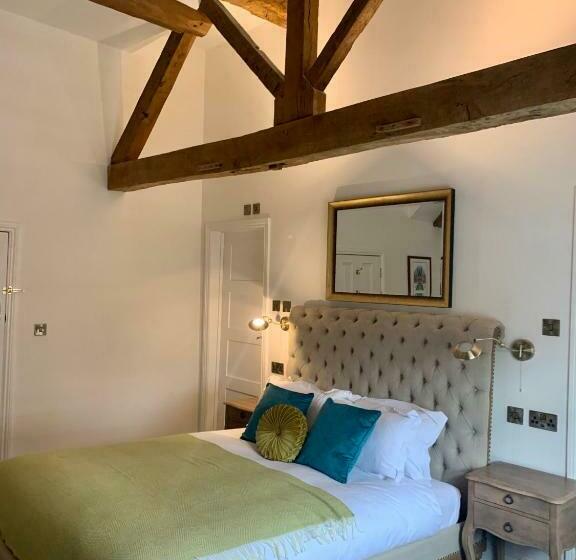 Upstairs At 33 Self Check In Boutique Accommodation In Worcester Centre